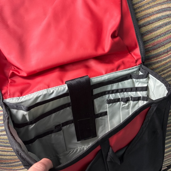 backpack - Picture 3 of 4